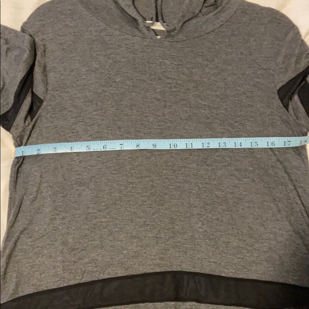 gray pullover - Picture 4 of 4